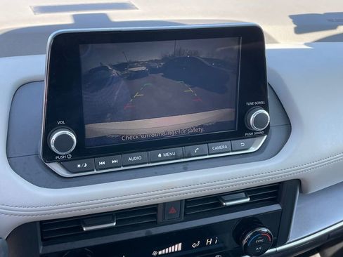 Certified 2024 Nissan Rogue SV AWD/4WD image 19