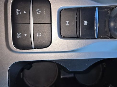 Used 2020 Ford Explorer XLT w/ Equipment Group 202A image 30