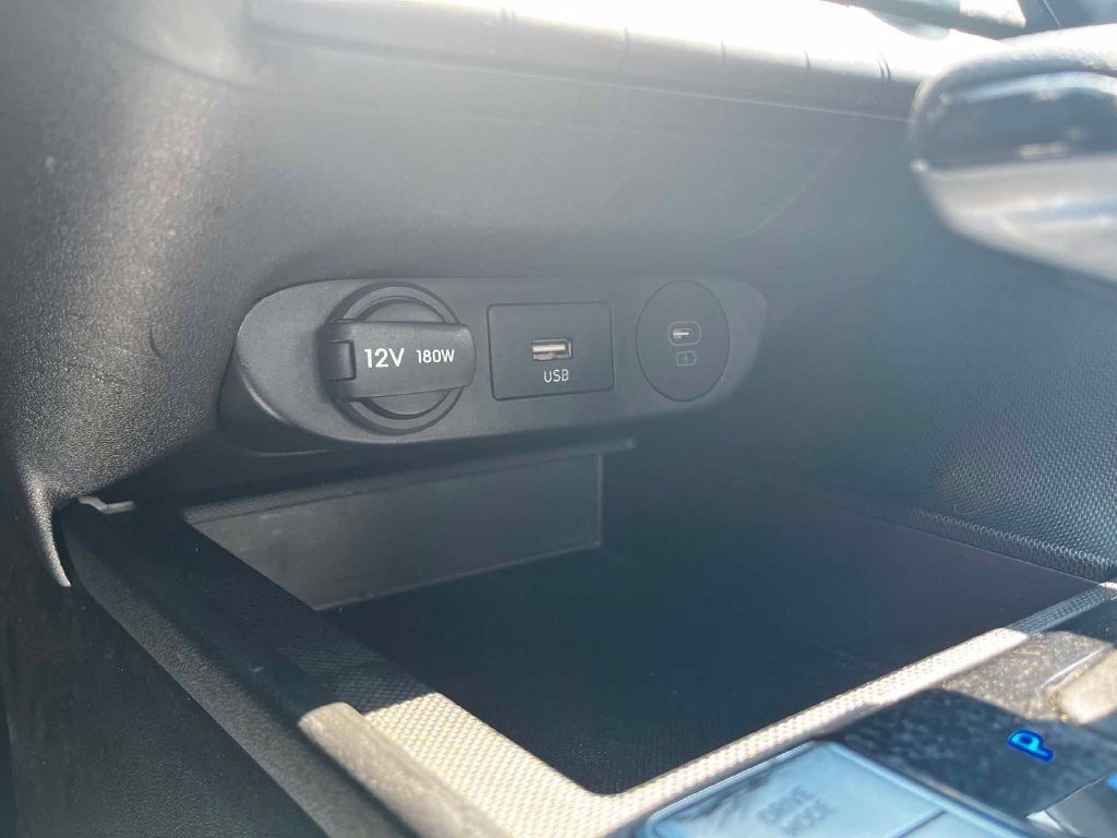 Used 2026 Hyundai Elantra SE FWD image 12