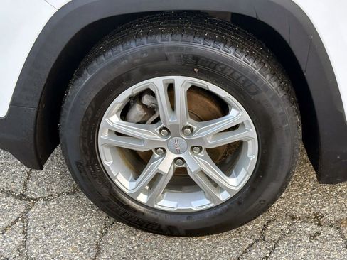 Certified 2023 GMC Terrain SLE image 8