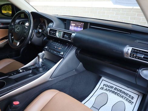 Used 2015 Lexus IS 250 w/ Premium Package RWD image 29
