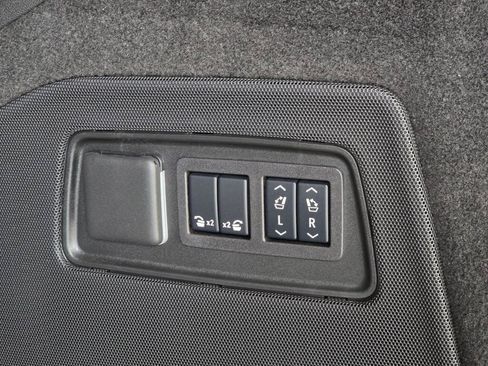 Used 2025 Cadillac Escalade V AWD/4WD image 20