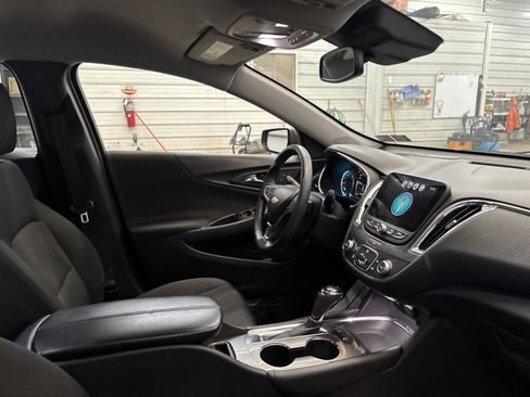 Used 2016 Chevrolet Malibu LT image 27
