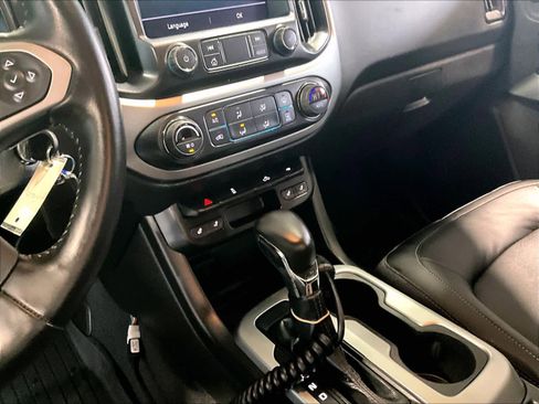 Used 2022 Chevrolet Colorado LT w/ Luxury Package image 25