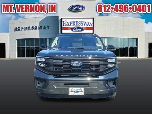 Used 2025 Ford Expedition Active AWD/4WD image 4