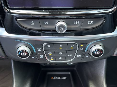 Used 2024 Chevrolet Traverse RS AWD/4WD image 34