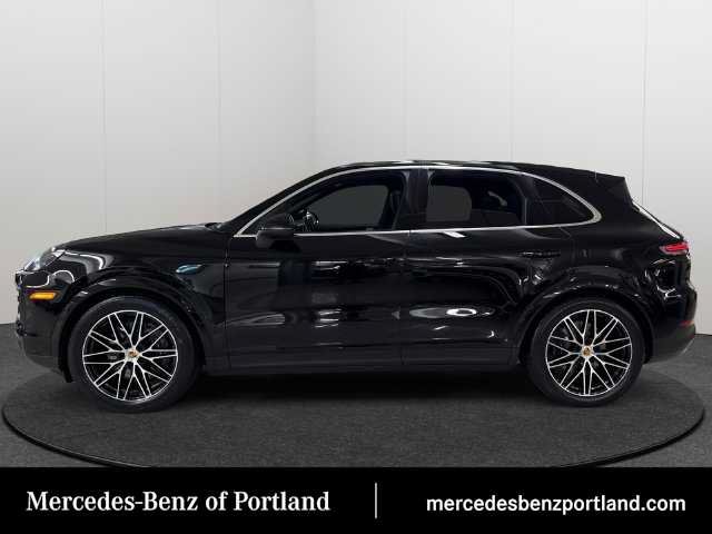 Used 2024 Porsche Cayenne AWD/4WD image 1