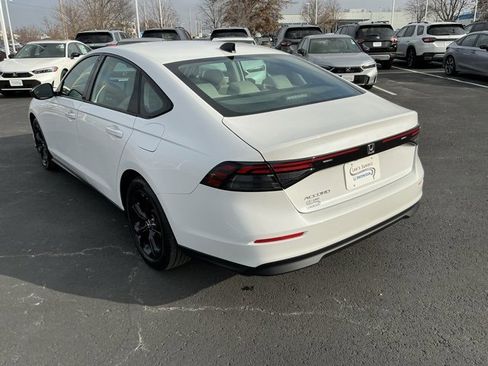 Used 2025 Honda Accord SE image 7