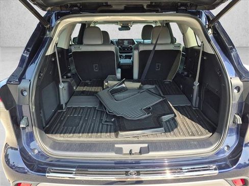 Used 2021 Toyota Highlander Platinum AWD/4WD image 7