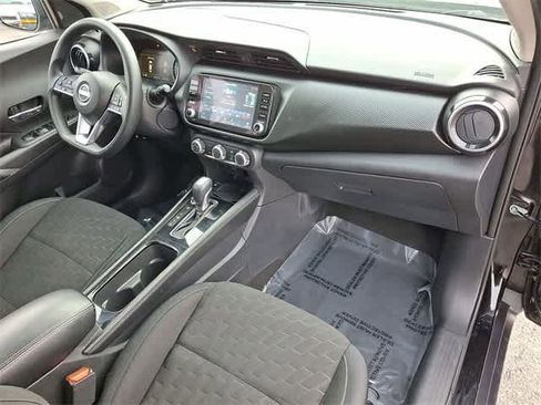 Used 2024 Nissan Kicks SV image 32