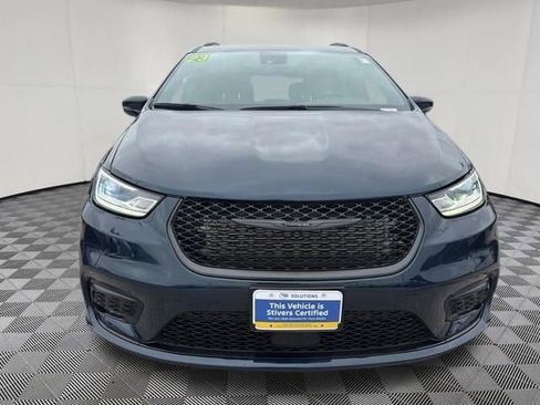 Used 2023 Chrysler Pacifica Limited w/ Uconnect Theater Family Group AWD/4WD image 15