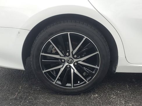 Used 2019 Toyota Camry LE image 7