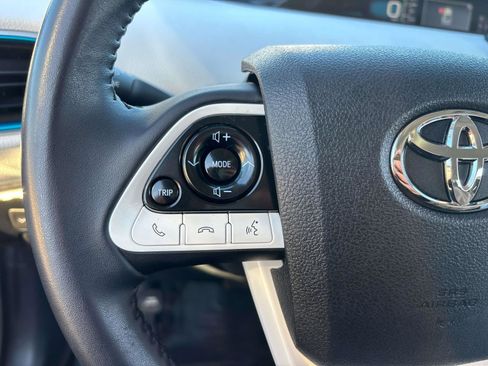 Used 2017 Toyota Prius Prime Premium image 14