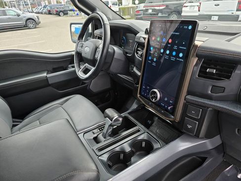 Used 2022 Ford F150 Lightning Lariat image 10