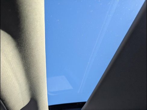 Used 2023 Nissan Pathfinder Platinum image 21