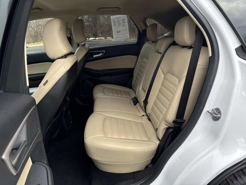 Used 2022 Ford Edge SEL image 25