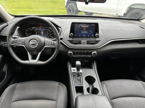 Used 2022 Nissan Altima 2.5 SV FWD image 16
