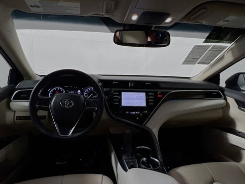Used 2018 Toyota Camry XLE FWD image 30
