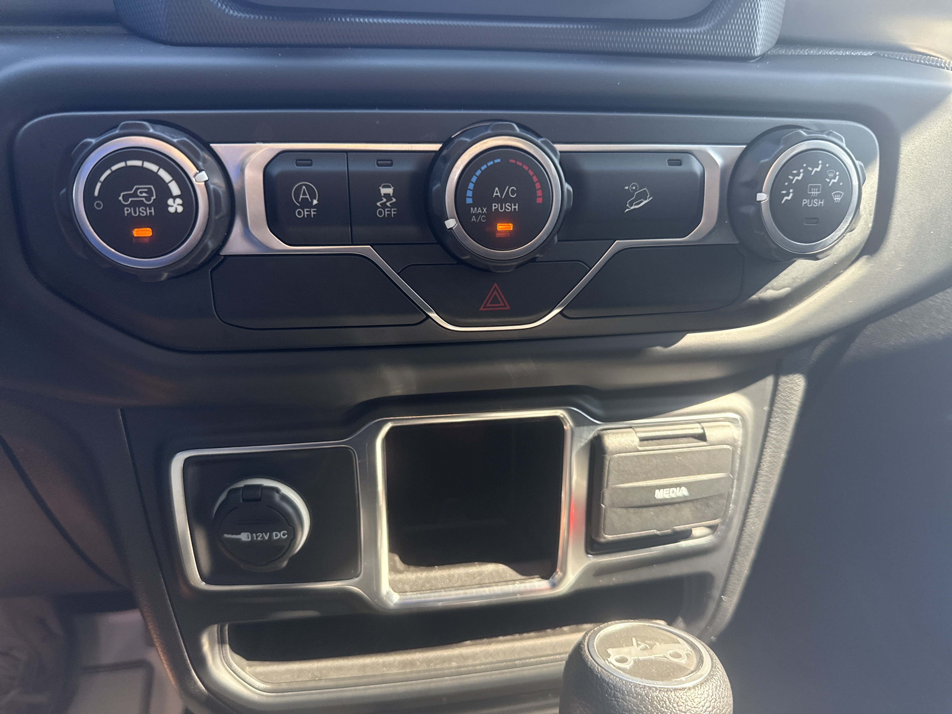 Used 2019 Jeep Wrangler Sport AWD/4WD image 22