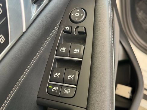 Used 2026 BMW X7 xDrive40i w/ M Sport Package AWD/4WD image 46
