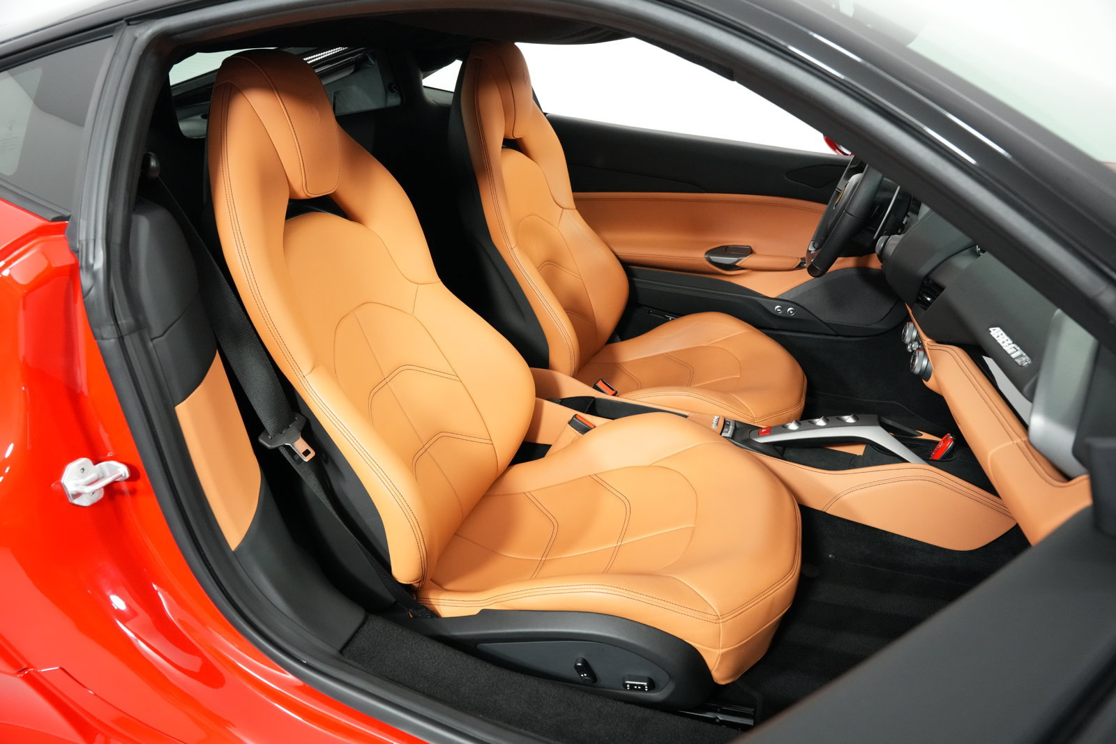 Used 2016 Ferrari 488 GTB RWD image 35