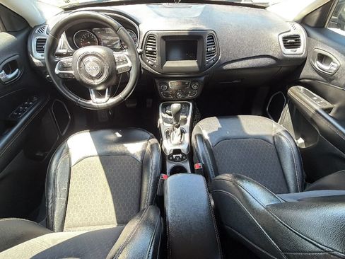 Used 2017 Jeep Compass Latitude w/ Popular Equipment Group AWD/4WD image 30