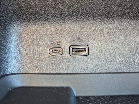 New 2026 Chevrolet Traverse RS w/ LPO, Floor Liner Package image 24