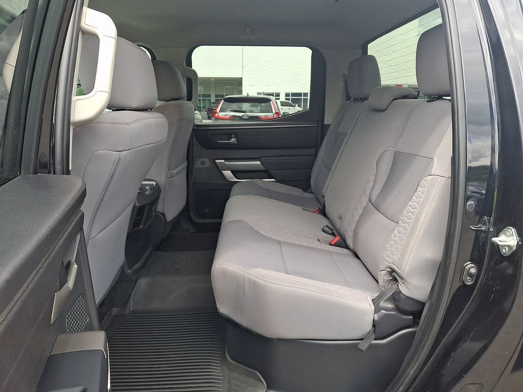 Used 2022 Toyota Tundra SR5 w/ SR5 Convenience Package AWD/4WD image 10