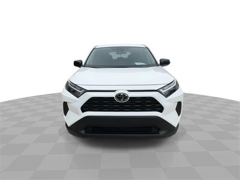 Used 2024 Toyota RAV4 LE image 4