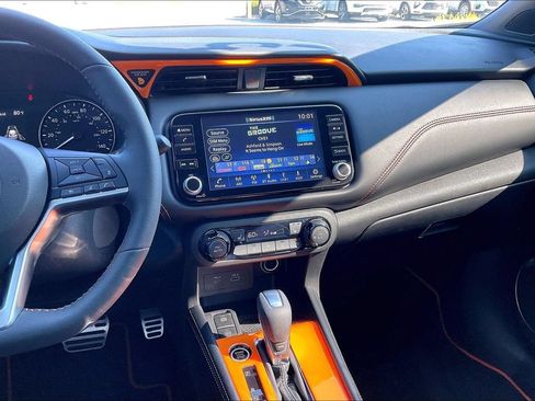 Used 2023 Nissan Kicks SR w/ SR Premium Package FWD image 6