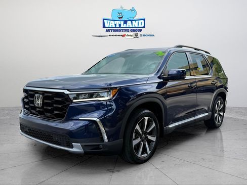 Used 2024 Honda Pilot Touring image 1