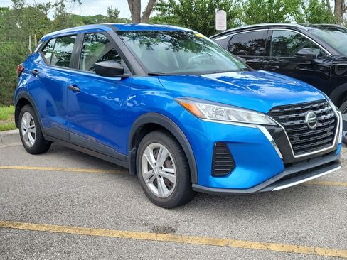 Certified 2021 Nissan Kicks S FWD image 2