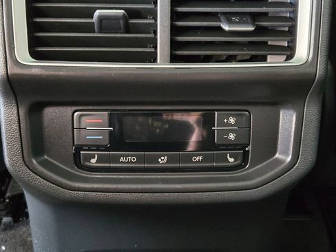 Used 2024 Volkswagen Atlas SEL AWD/4WD image 19