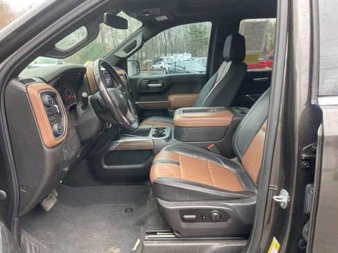 Used 2022 Chevrolet Silverado 1500 High Country w/ Z71 Off-Road Package AWD/4WD image 12