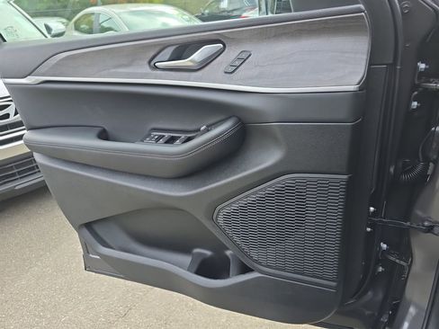 New 2025 Jeep Grand Cherokee Limited w/ Black Appearance Package AWD/4WD image 28