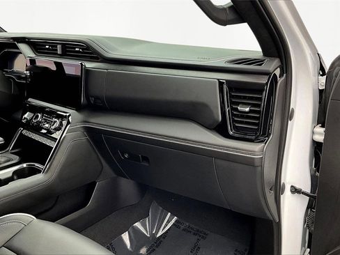 Used 2023 GMC Sierra 1500 AT4X image 17