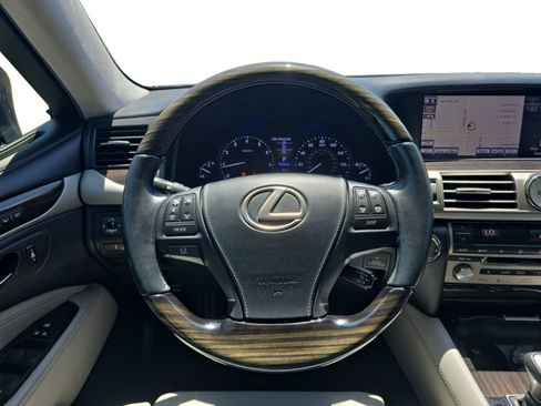 Used 2014 Lexus LS 460 w/ Comfort Package RWD image 13