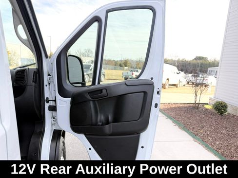 Used 2024 RAM ProMaster 2500 w/ Convenience Group FWD image 18