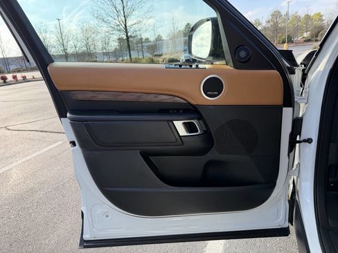 Used 2019 Land Rover Discovery HSE Luxury image 10