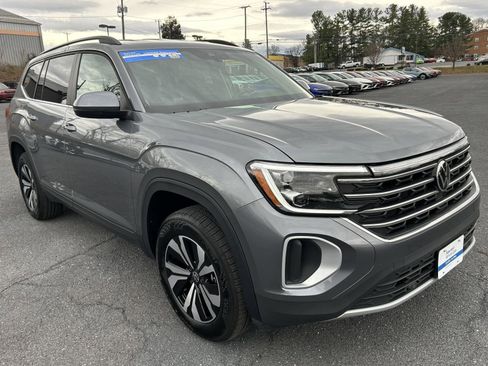 Used 2024 Volkswagen Atlas SE image 9