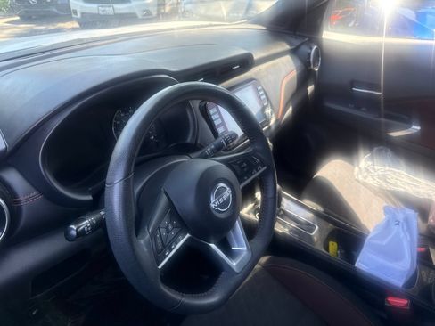 Used 2024 Nissan Kicks SR FWD image 9