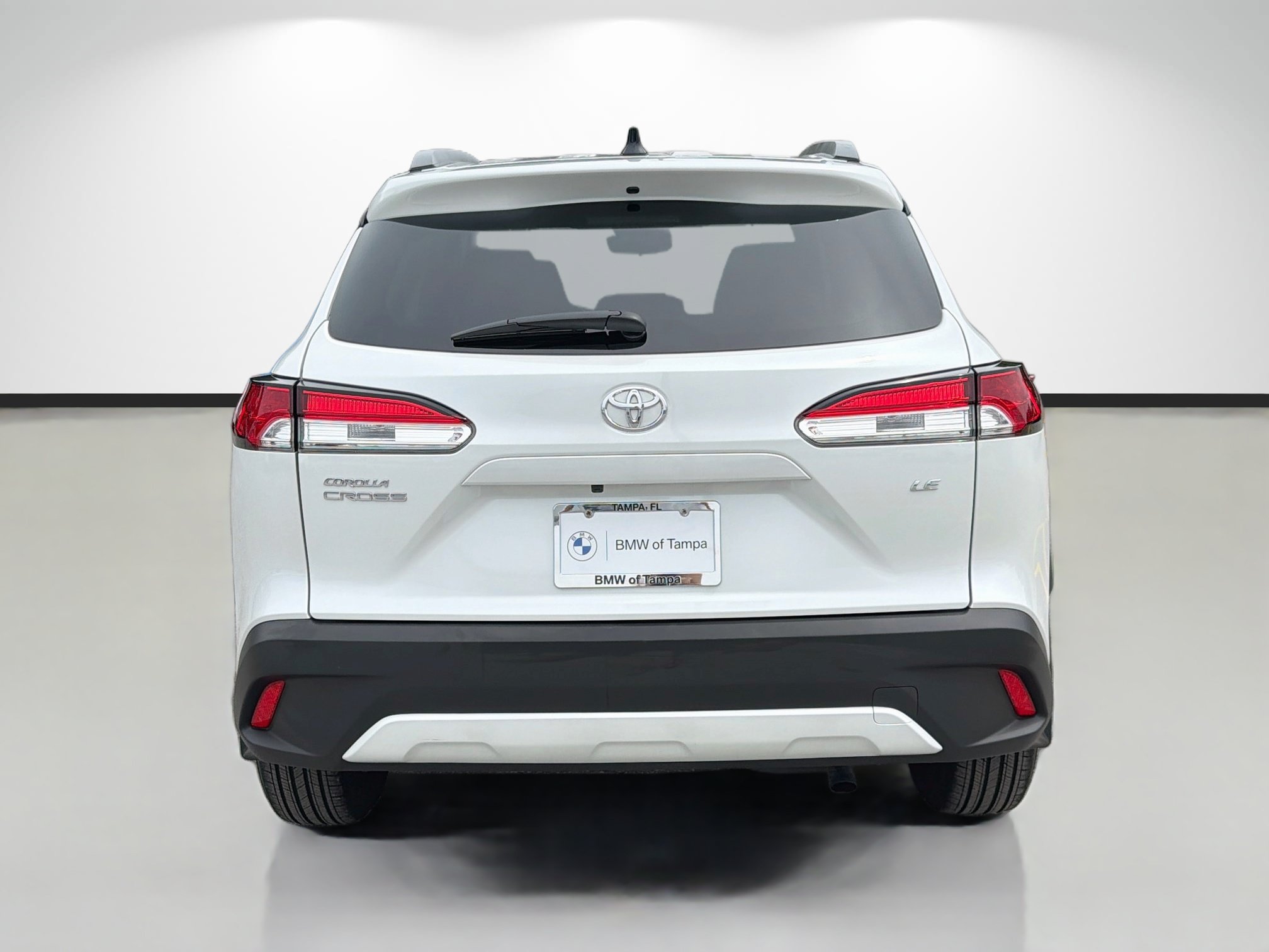Used 2025 Toyota Corolla Cross LE FWD image 4