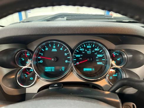 Used 2012 Chevrolet Silverado 2500 LT w/ Interior Plus Package AWD/4WD image 12