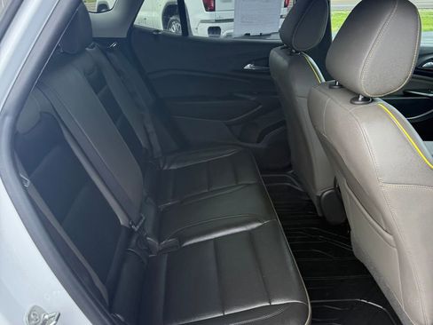 Used 2025 Chevrolet Trax ACTIV w/ Sunroof Package FWD image 29