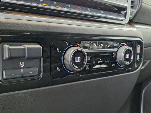 Used 2025 Chevrolet Silverado 1500 LT RWD image 17