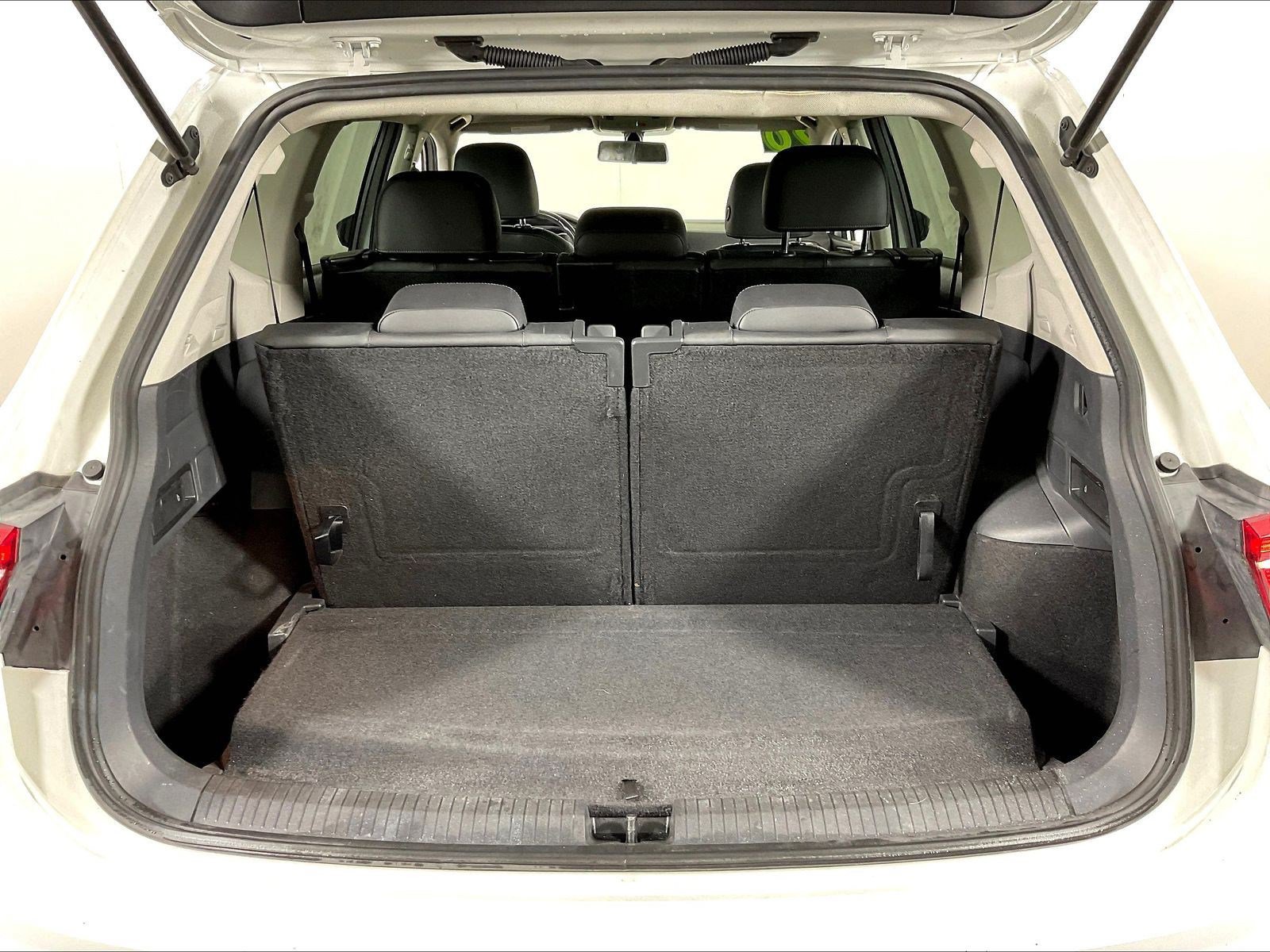 Used 2020 Volkswagen Tiguan SE w/ Panoramic Sunroof Package FWD image 39