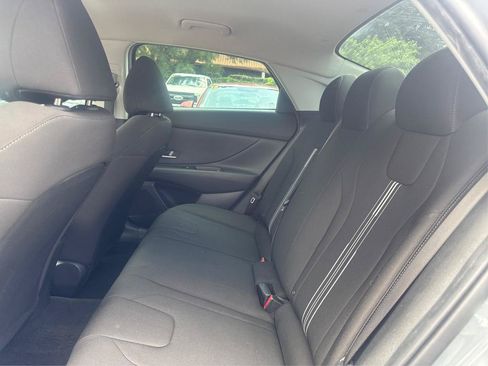 Used 2022 Hyundai Elantra SEL FWD image 10