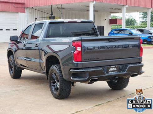 Used 2021 Chevrolet Silverado 1500 LT Trail Boss w/ LPO, Dark Essentials Package AWD/4WD image 8