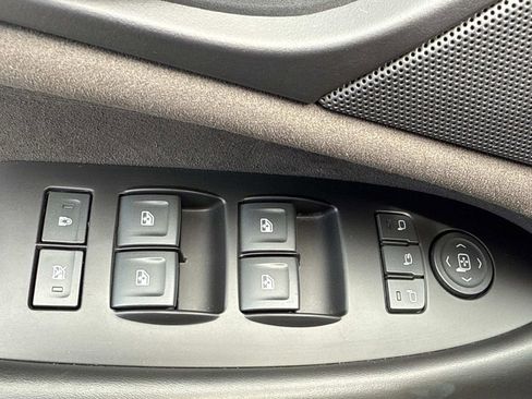 Used 2020 Cadillac Escalade Platinum image 19