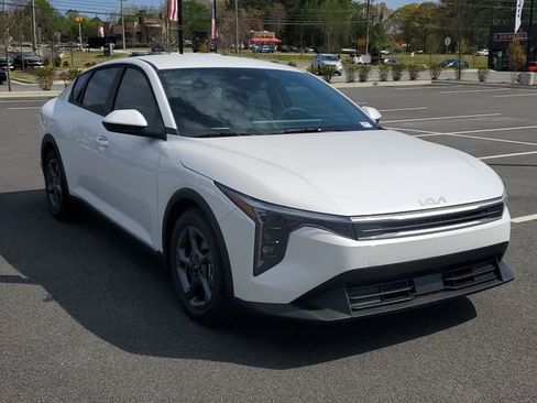 New 2026 Kia K4 LXS image 3